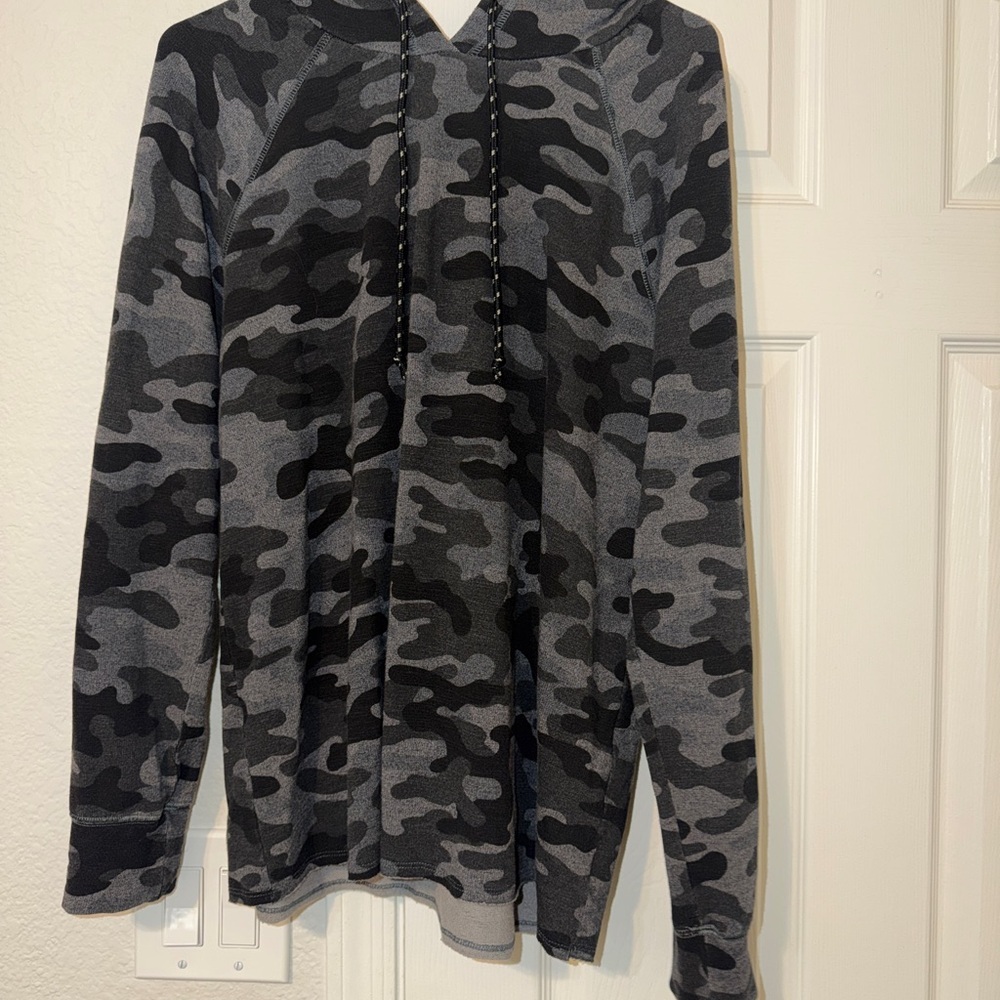 Sundry Gray & Black Camo Hooded Sweatshirt